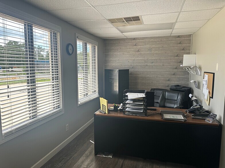 1628 Commerce Pky, Bloomington, IL à louer - Photo de l’immeuble – Image 3 sur 13