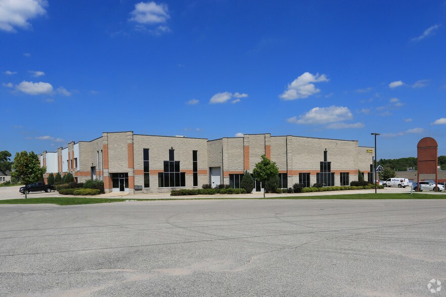 18 Mollard Ct, Barrie, ON à louer - Photo de l’immeuble – Image 2 sur 3