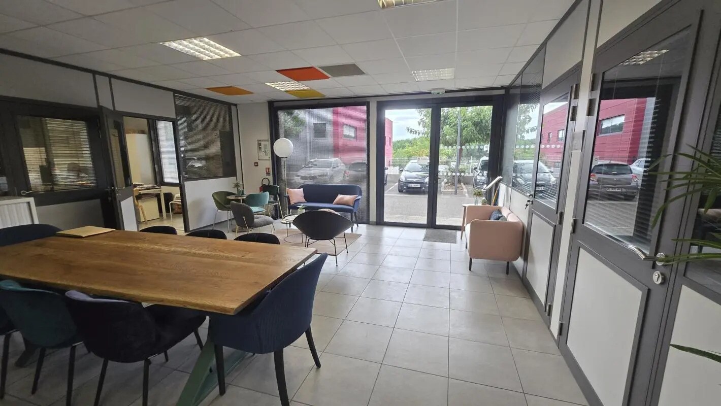 Bureau dans La Seyne-sur-Mer à vendre Photo de l’immeuble– Image 1 sur 9