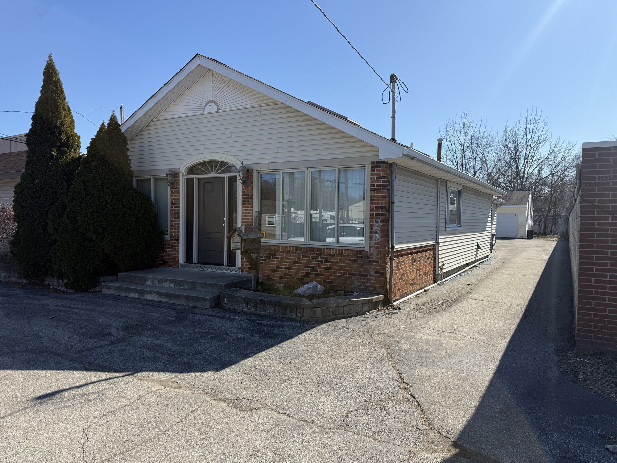 2229 W Laskey Rd, Toledo, OH à vendre Photo principale– Image 1 sur 11
