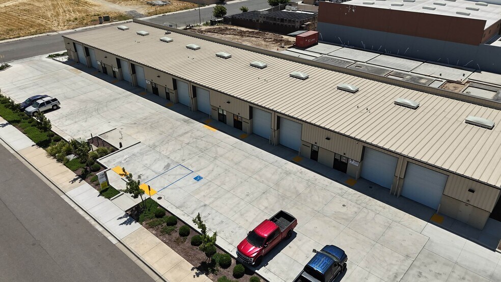 1601-1621 Olympic Dr, Turlock, CA à louer - Photo de l’immeuble – Image 3 sur 9