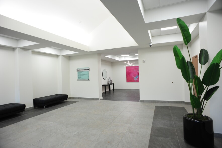 1 E Campus View Blvd, Columbus, OH à louer - Photo intérieure – Image 2 sur 19