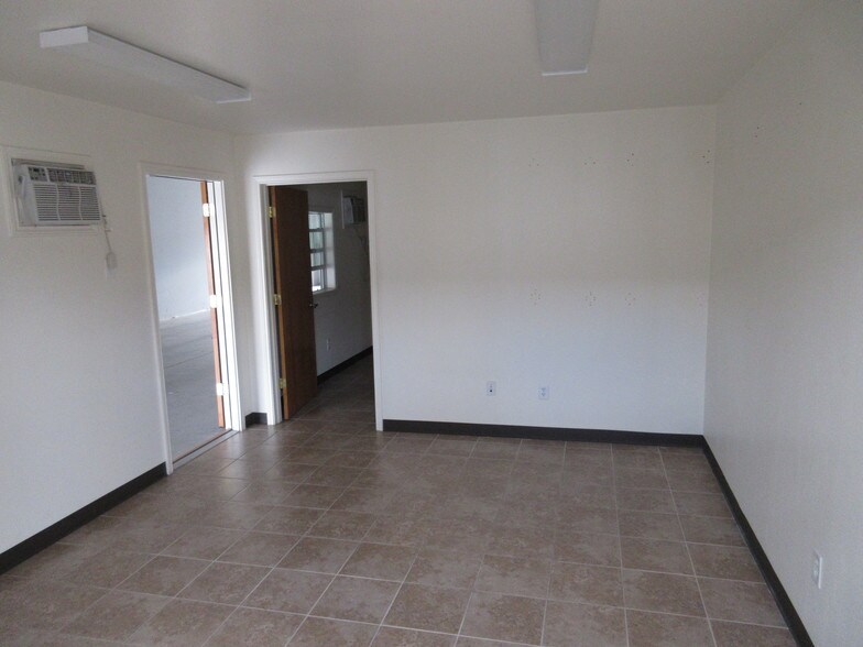 417 E Cedar Ave, McAllen, TX à louer - Autre – Image 2 sur 11
