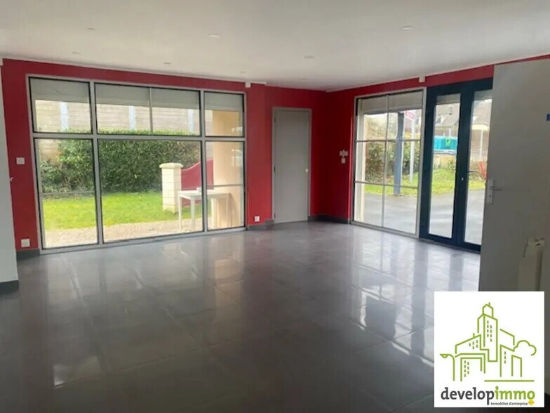 Local d’activités dans Bénouville à louer - Photo de l’immeuble – Image 3 sur 12