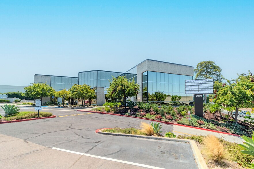 8901 Activity Rd, San Diego, CA à louer - Photo de l’immeuble – Image 3 sur 4