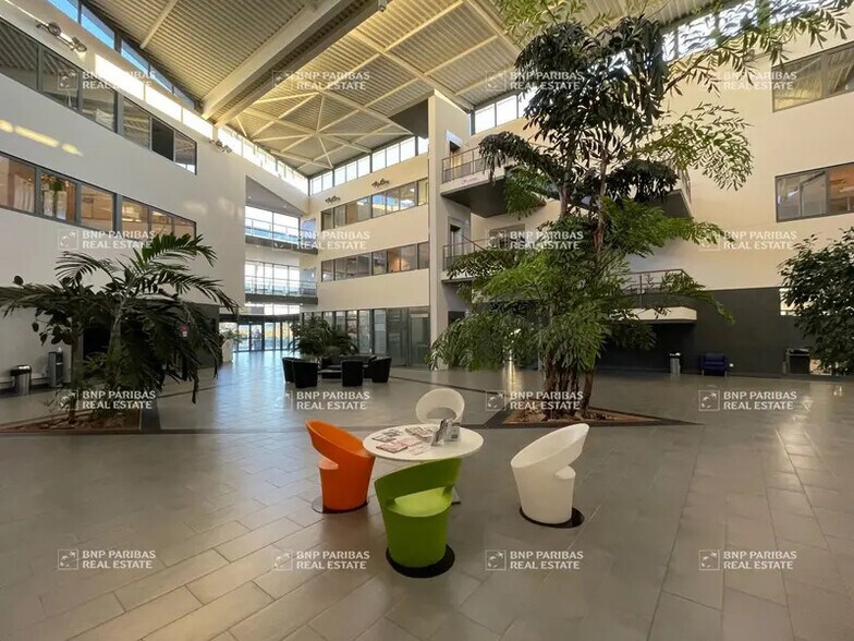 509 Contre Allee Route De Neufchatel, Isneauville à louer - Hall d’entrée – Image 1 sur 24