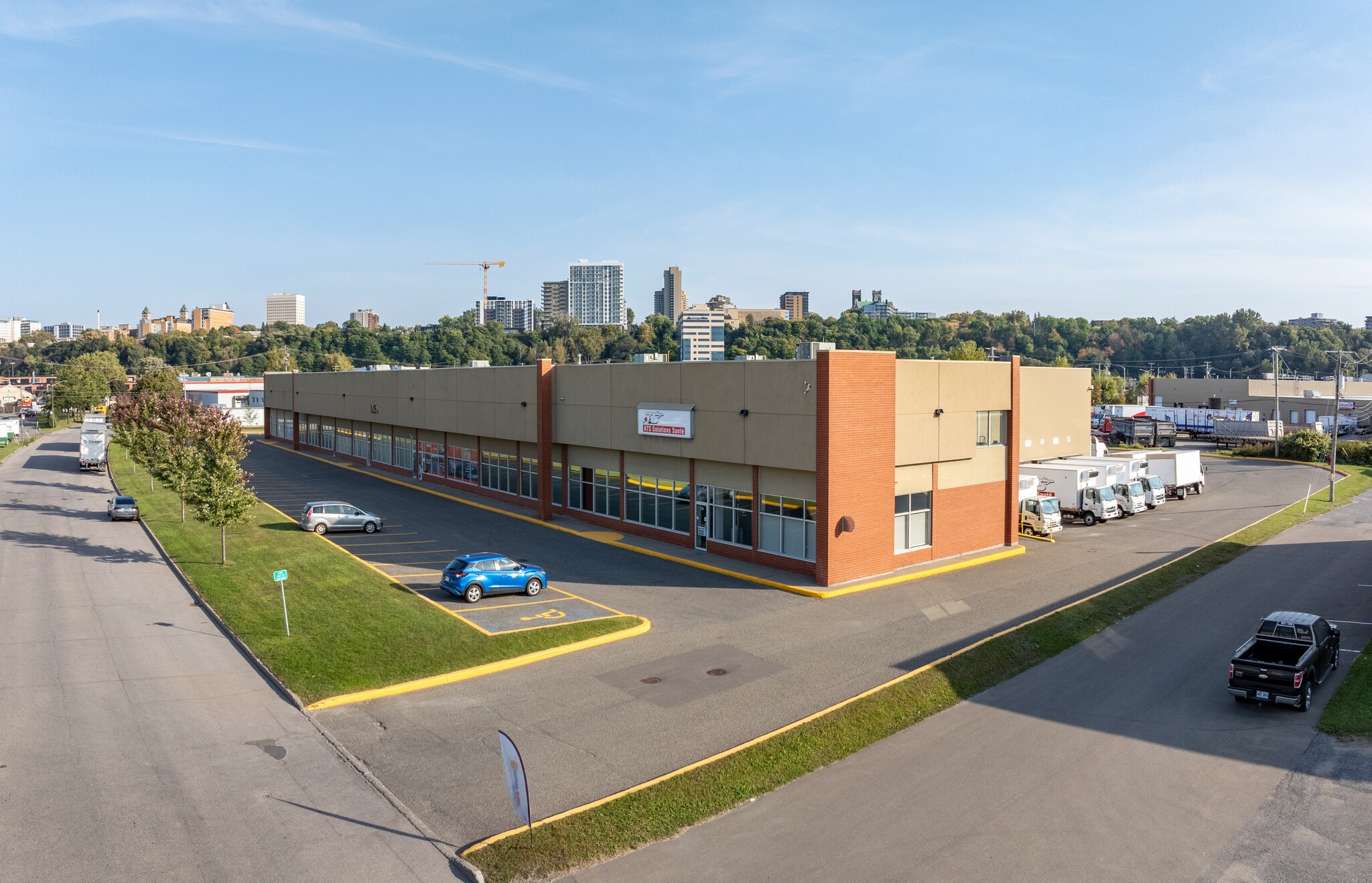 1255 Rue Des Artisans, Québec, QC à louer Photo principale– Image 1 sur 7