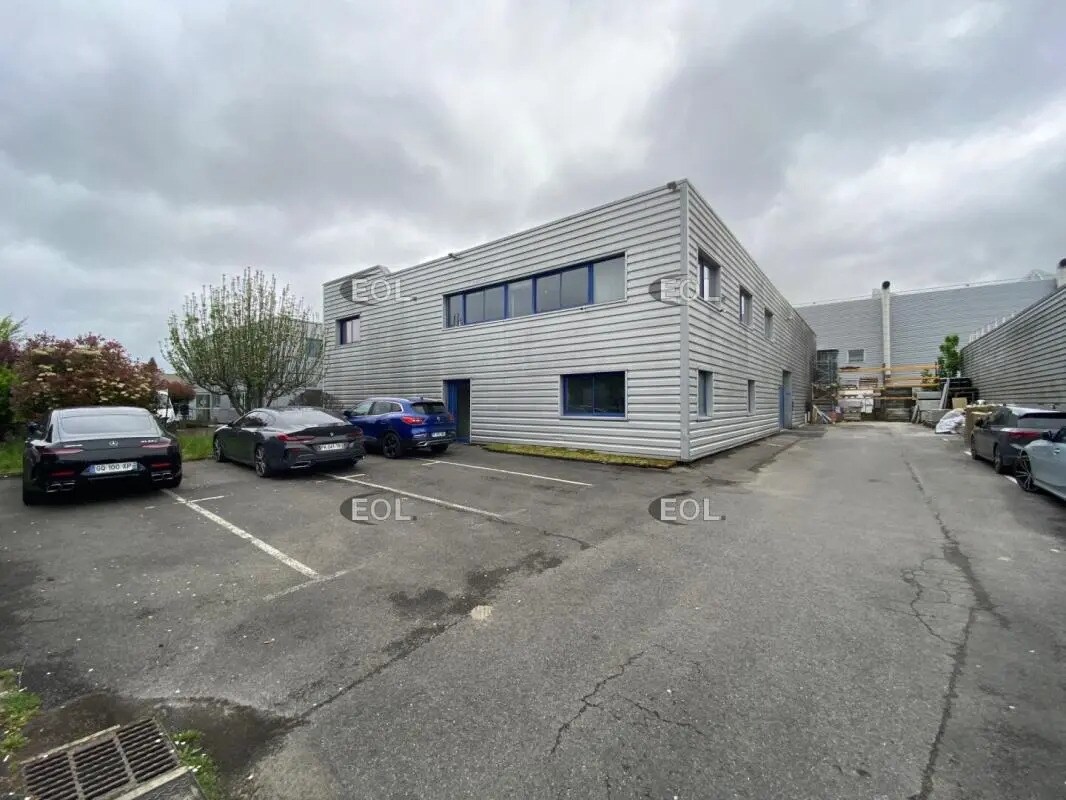 Local d’activités dans Grigny à louer Photo de l’immeuble– Image 1 sur 11