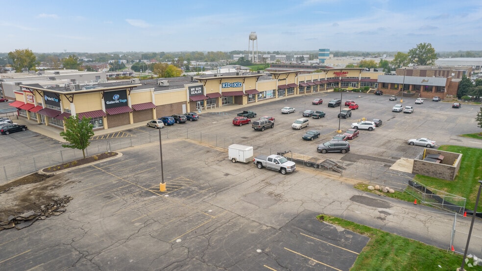3094 28th St SE, Kentwood, MI à vendre - Photo de l’immeuble – Image 2 sur 4