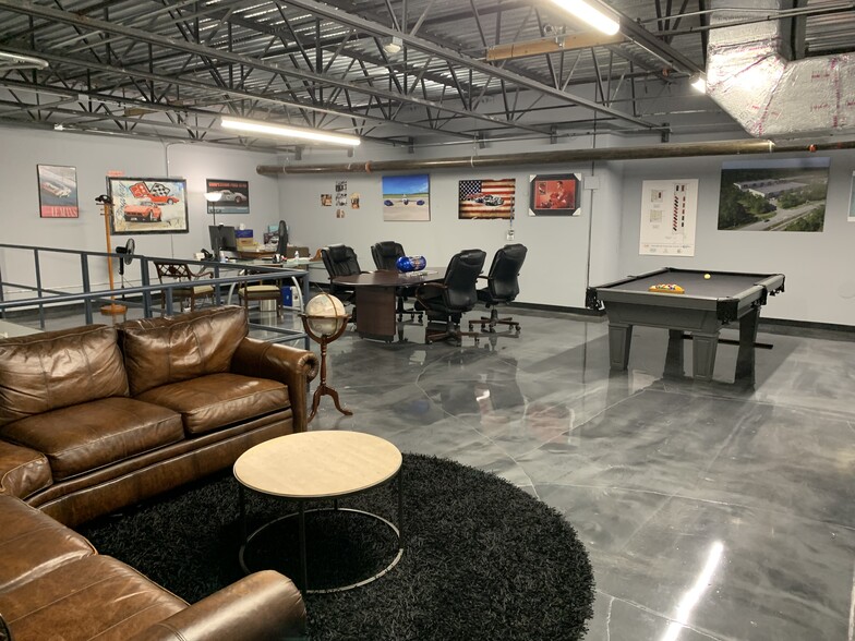 14930 Corporate Rd S, Jupiter, FL à louer - Photo intérieure – Image 3 sur 4