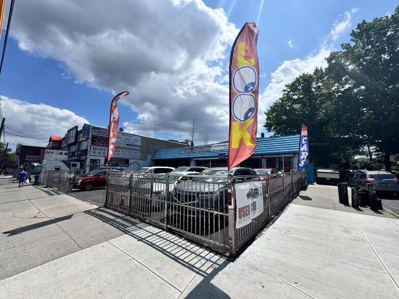 4616 Kissena Blvd, Flushing, NY à louer - Photo de l’immeuble – Image 1 sur 4