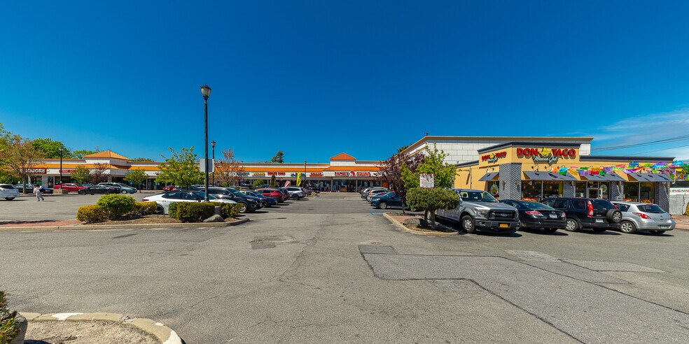 727-759 Suffolk Ave, Brentwood, NY à louer - Photo de l’immeuble – Image 3 sur 13