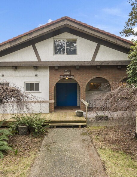 5050 Hastings St, Burnaby, BC à vendre - Photo de l’immeuble – Image 3 sur 4