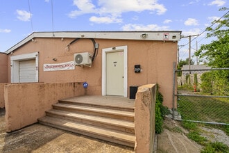 319 W 79th Ter, Kansas City, MO à louer Photo intérieure– Image 2 sur 10