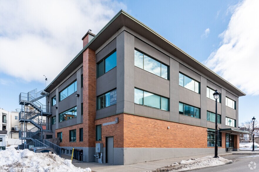 5727-5735 Rue Saint-Louis, Lévis, QC à louer - Photo de l’immeuble – Image 3 sur 3