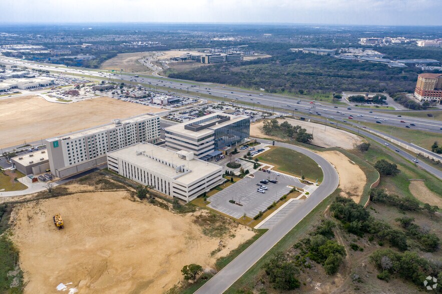 15727 Anthem Pky, San Antonio, TX à louer - Aérien – Image 2 sur 15