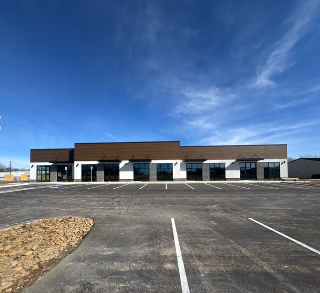 845 White Rd, Springdale, AR à louer - Photo de l’immeuble – Image 2 sur 7