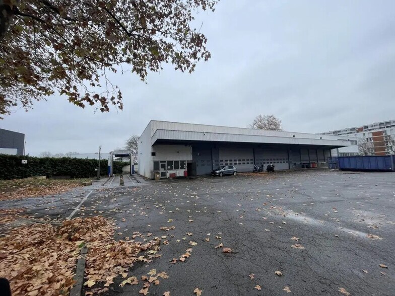 Industriel/Logistique dans Villeneuve-la-Garenne à louer - Photo de l’immeuble – Image 2 sur 30