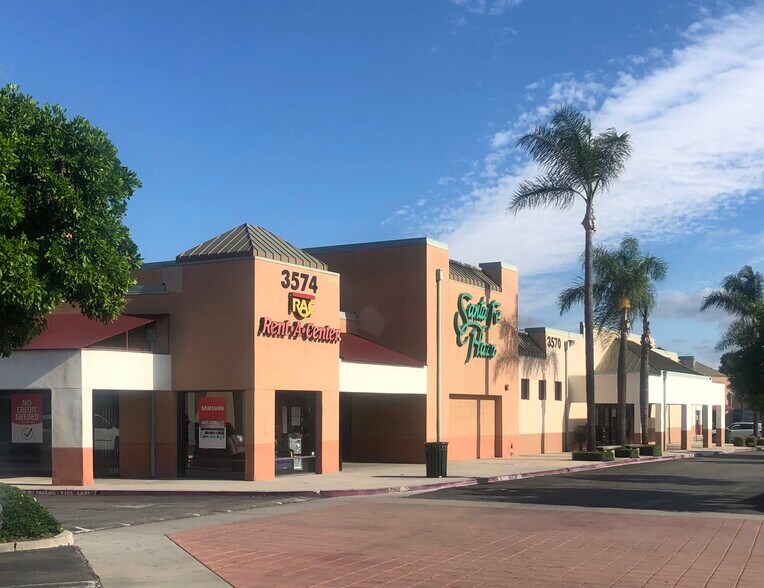 Santa Anita, El Monte, CA à louer - Photo de l’immeuble – Image 2 sur 5