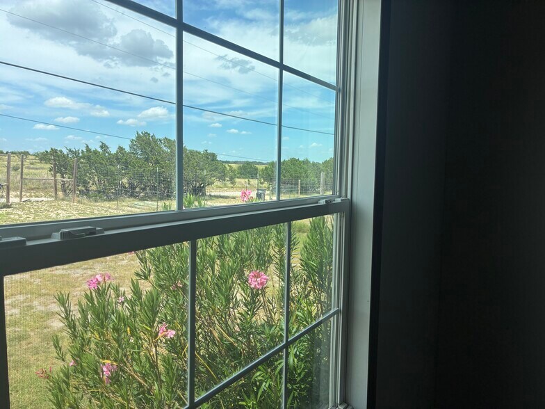 389 COUNTY ROAD 1281, Lampasas, TX à vendre - Photo de l’immeuble – Image 2 sur 26