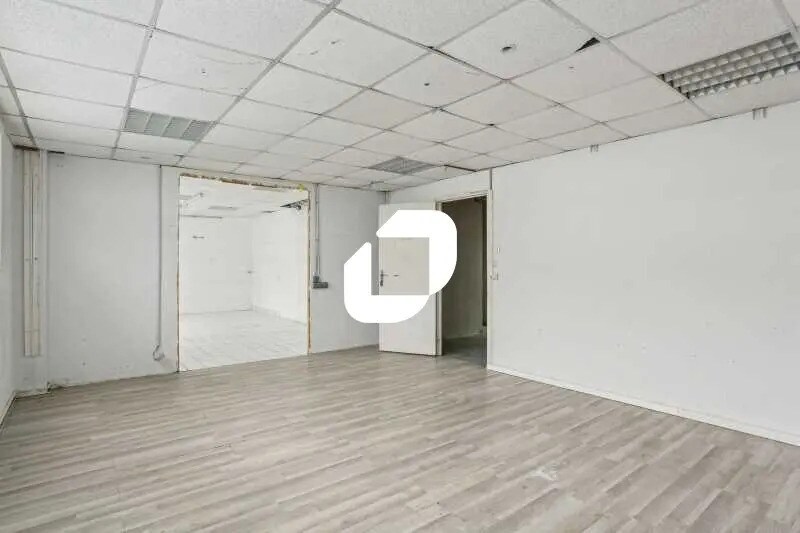 Local d’activités dans Courbevoie à louer - Photo de l’immeuble – Image 3 sur 15