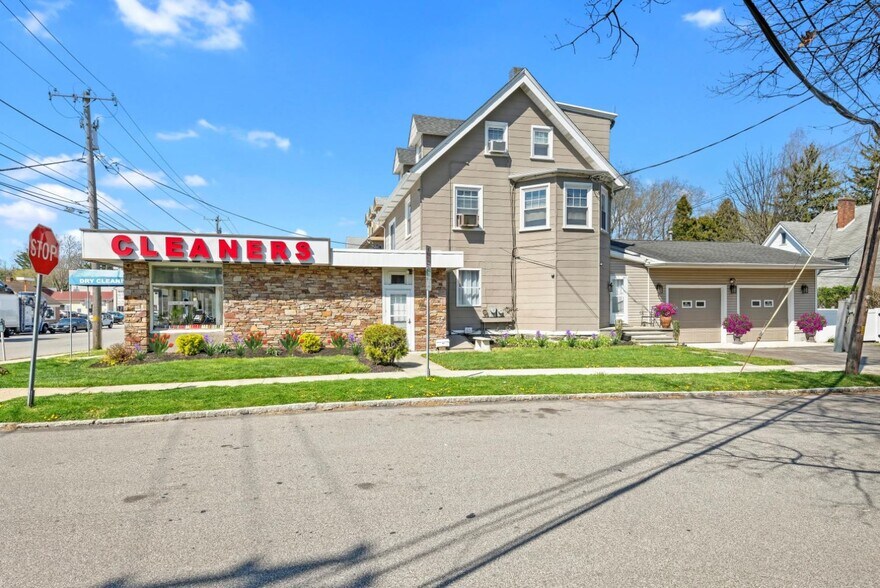 129 Montgomery Ave, Bala Cynwyd, PA à vendre - Photo principale – Image 1 sur 22