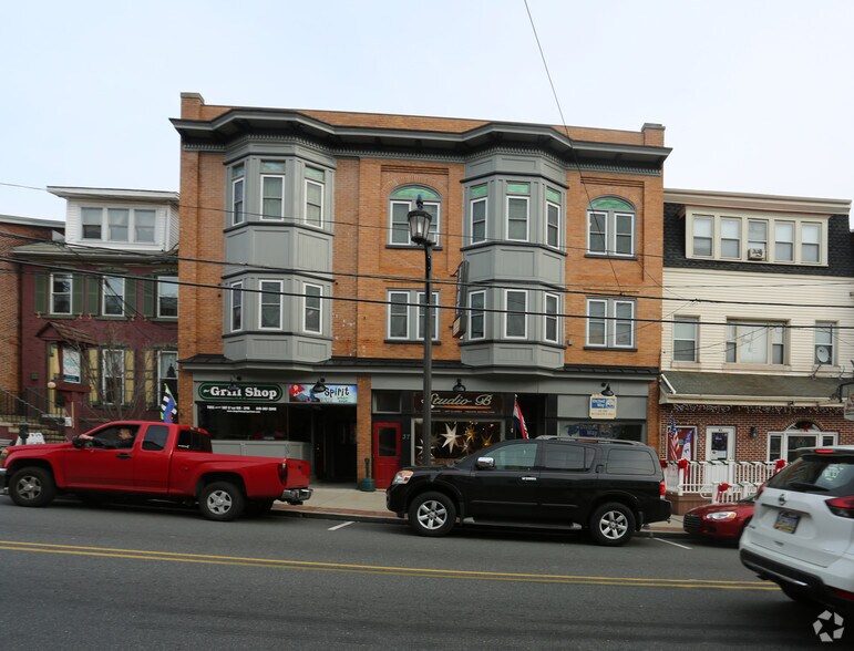 35-39 E Philadelphia Ave, Boyertown, PA à louer - Photo de l’immeuble – Image 3 sur 14