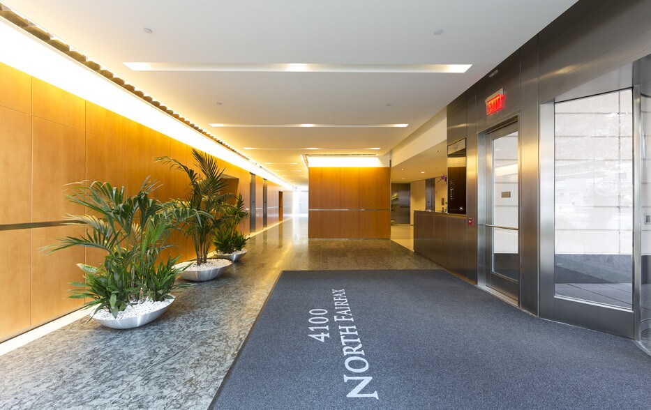 4100 N Fairfax Dr, Arlington, VA à vendre - Hall d’entrée – Image 3 sur 12