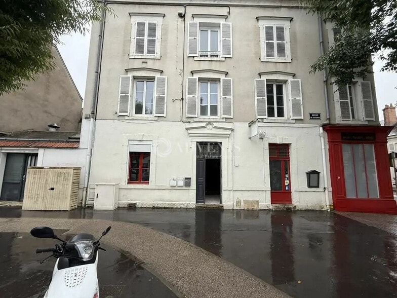 Bureau dans Orléans à vendre - Photo de l’immeuble – Image 3 sur 8