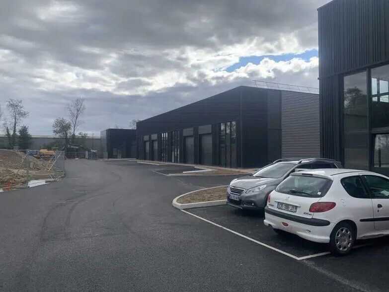 Local d'activités dans Trévoux à vendre - Photo de l’immeuble – Image 3 sur 6