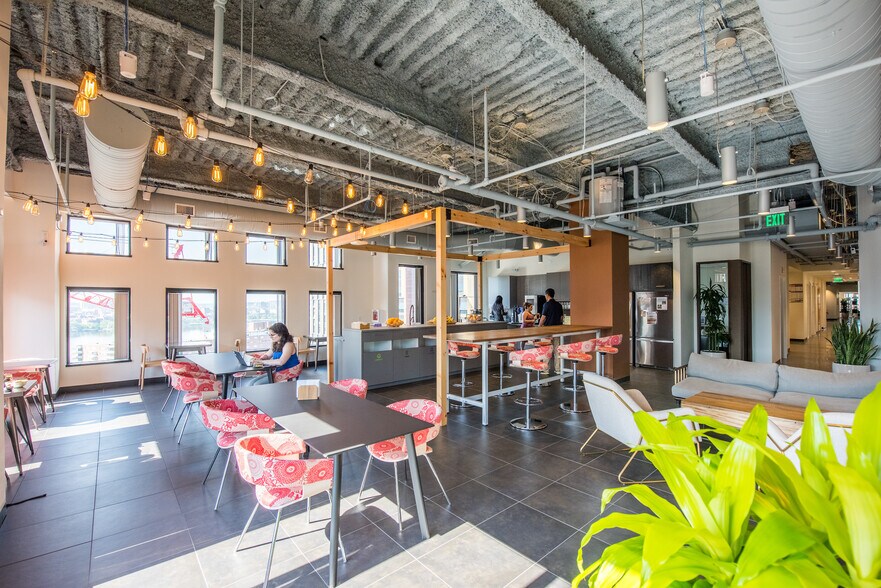 245 Main St, Cambridge, MA à louer - Photo de l’immeuble – Image 2 sur 13