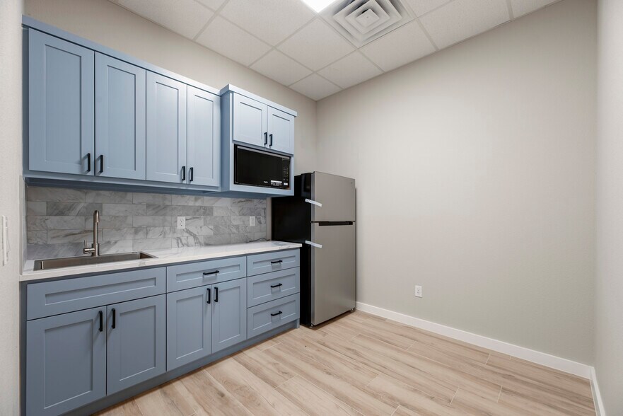 17985 Shaw Rd, Cypress, TX à vendre - Photo de l’immeuble – Image 3 sur 7