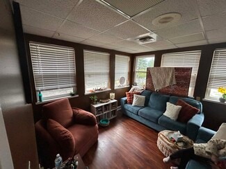 Plus de détails pour 250 Foxglove Dr, Mount Sterling, KY - Médical à louer
