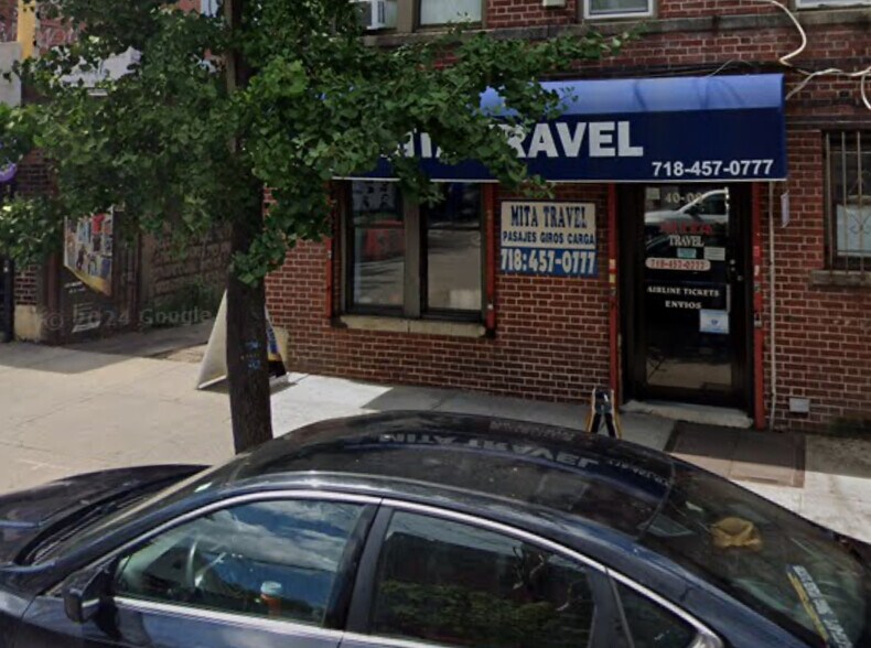 7920 Roosevelt Ave, Jackson Heights, NY à vendre - Photo de l’immeuble – Image 2 sur 3