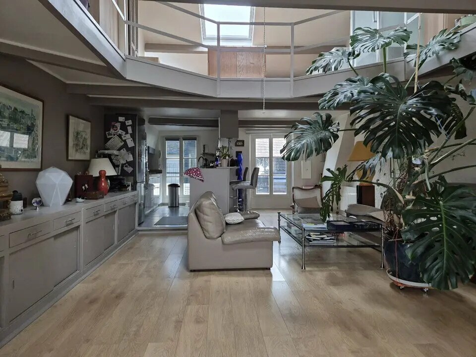 Local d'activités dans Beaumont-sur-Oise à vendre Photo de l’immeuble– Image 1 sur 13