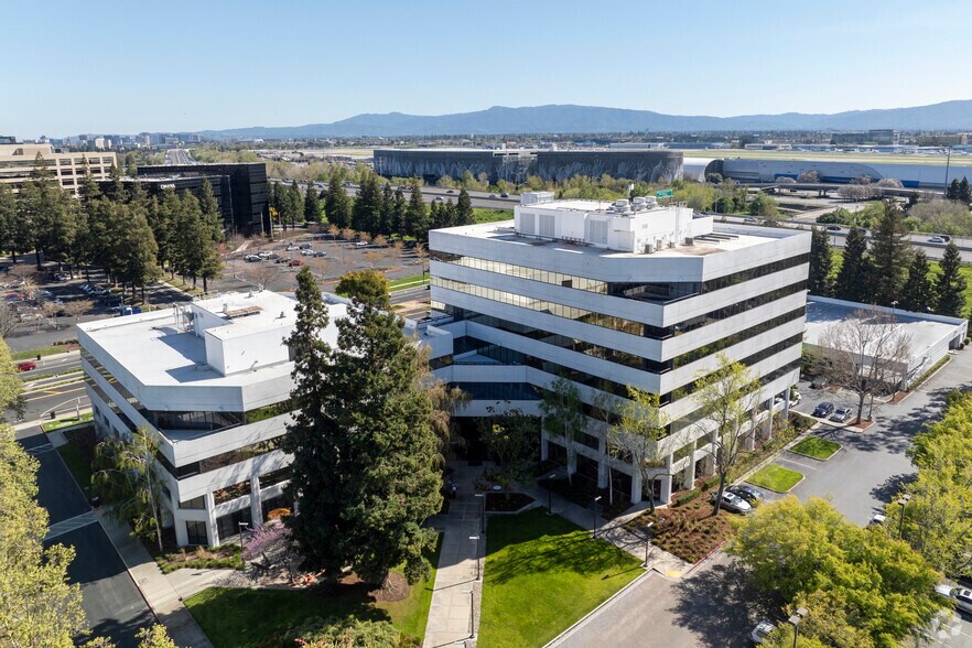2001 Gateway Pl, San Jose, CA à louer - Photo principale – Image 1 sur 18
