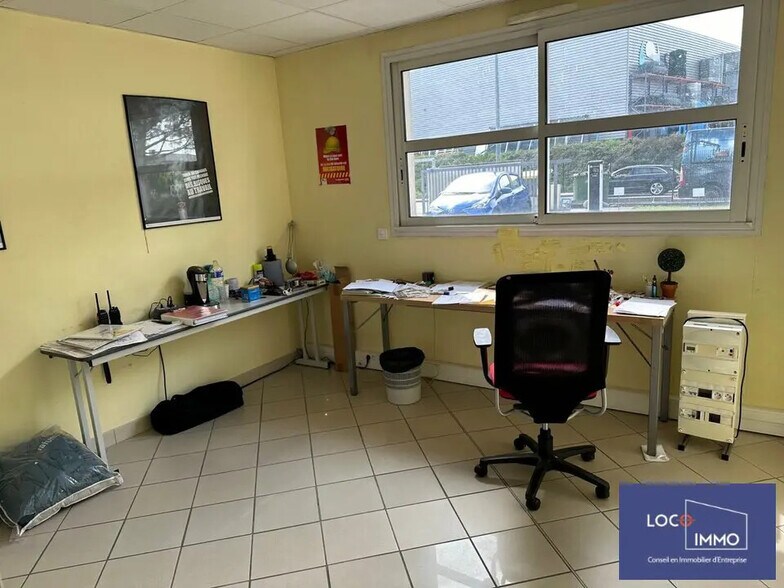 Local d’activités dans Eysines à louer - Photo de l’immeuble – Image 3 sur 9