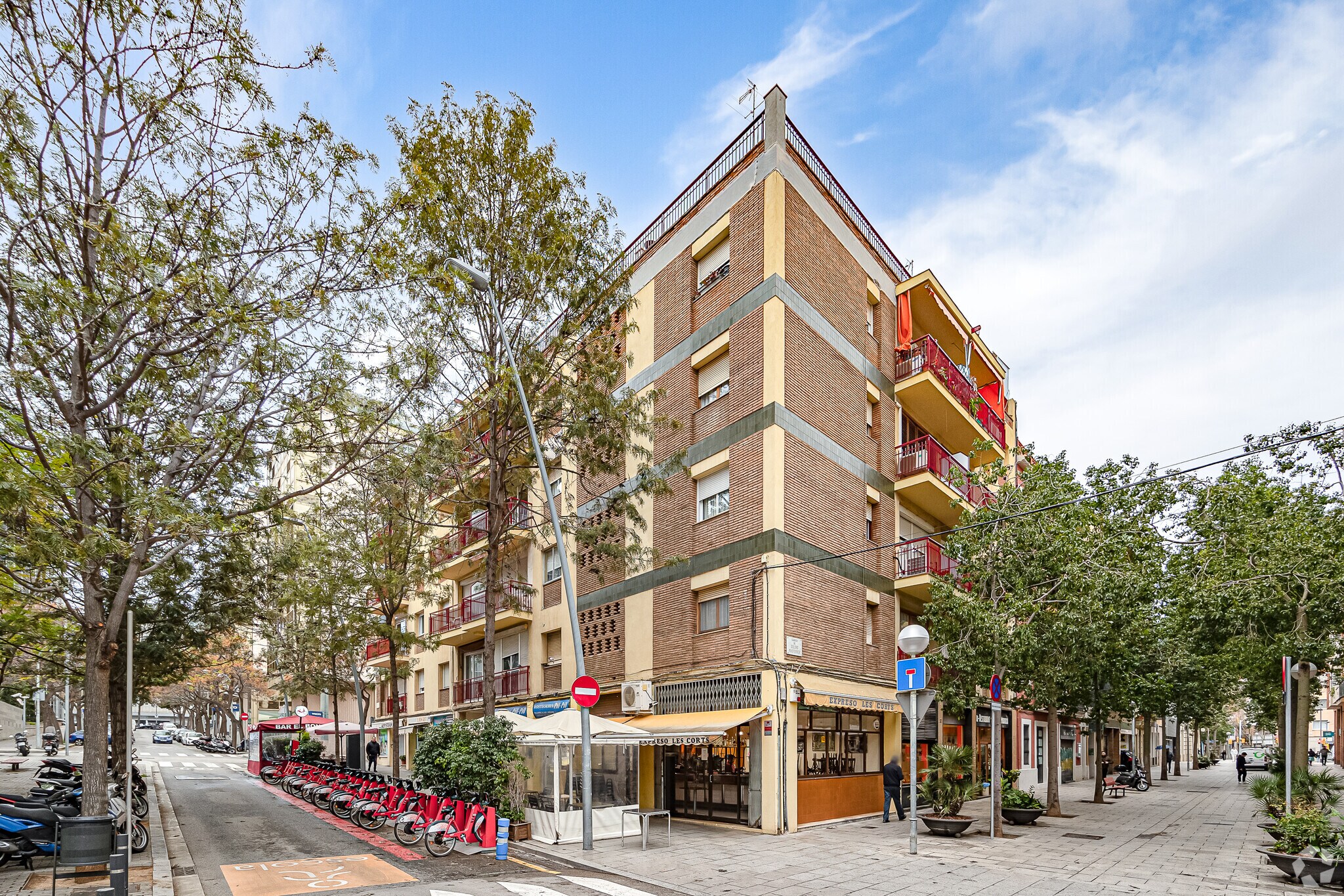 Carrer de Joaquim Molins, 2, Barcelone, Barcelona à louer Photo principale– Image 1 sur 3