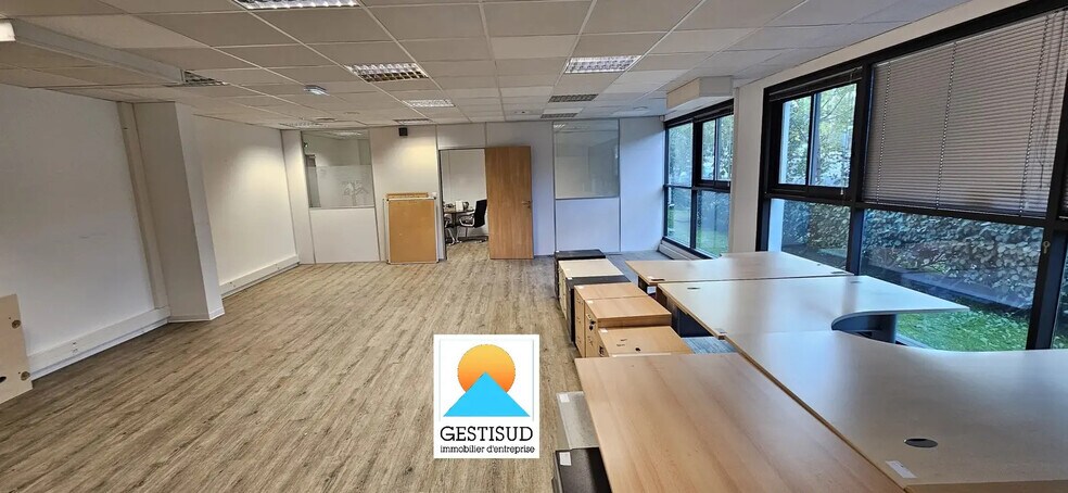Bureau dans Gémenos à louer - Photo intérieure – Image 1 sur 3