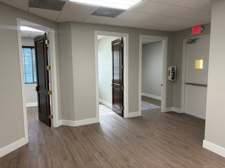 12855 SW 132nd St, Miami, FL à louer - Photo de l’immeuble – Image 2 sur 13
