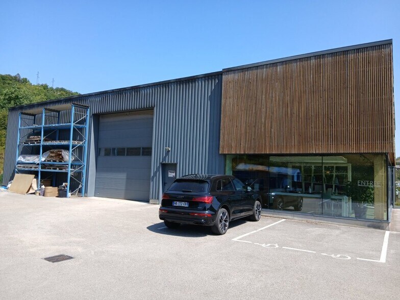 Local d'activités dans Ornans à vendre - Photo de l’immeuble – Image 1 sur 4