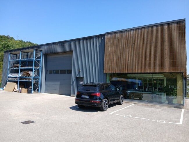 Plus de détails pour Local d’activités à vendre