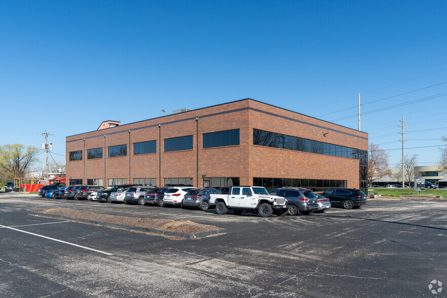 17998 Chesterfield Airport Rd, Chesterfield, MO à louer - Photo de l’immeuble – Image 2 sur 13