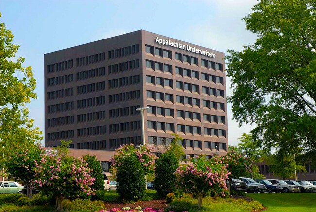 Plus de détails pour 800 Oak Ridge Tpke, Oak Ridge, TN - Bureau/Médical, Local d'activités à louer