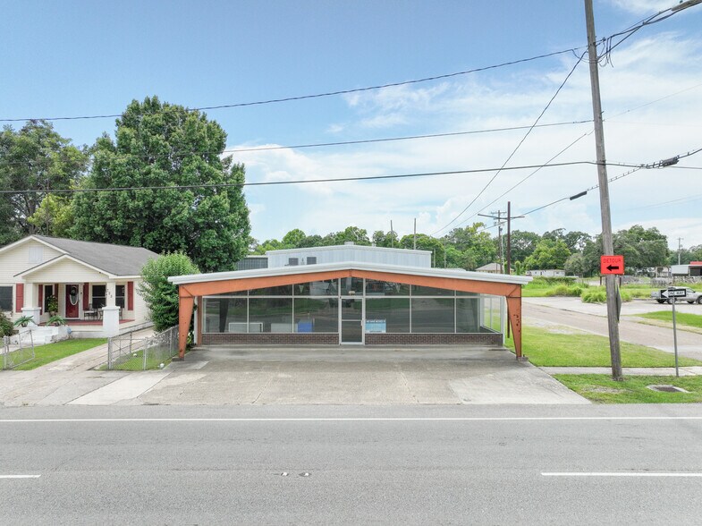 729 W Saint Peter St, New Iberia, LA à vendre - Photo de l’immeuble – Image 2 sur 11