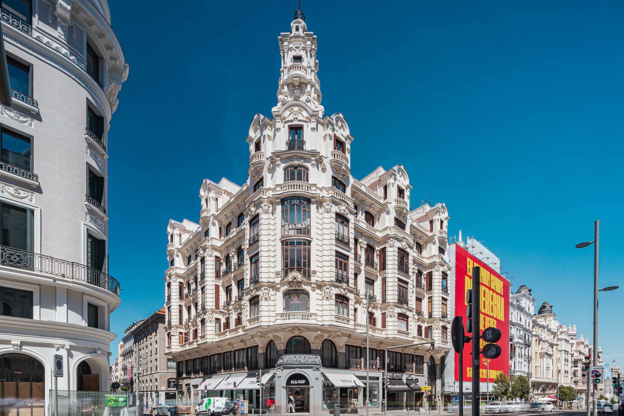 Calle Gran Vía, 16, Madrid, Madrid à louer Photo principale– Image 1 sur 4