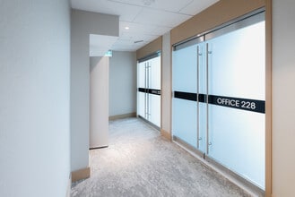 3328 No. 3 Rd, Richmond, BC à louer Photo intérieure– Image 1 sur 5