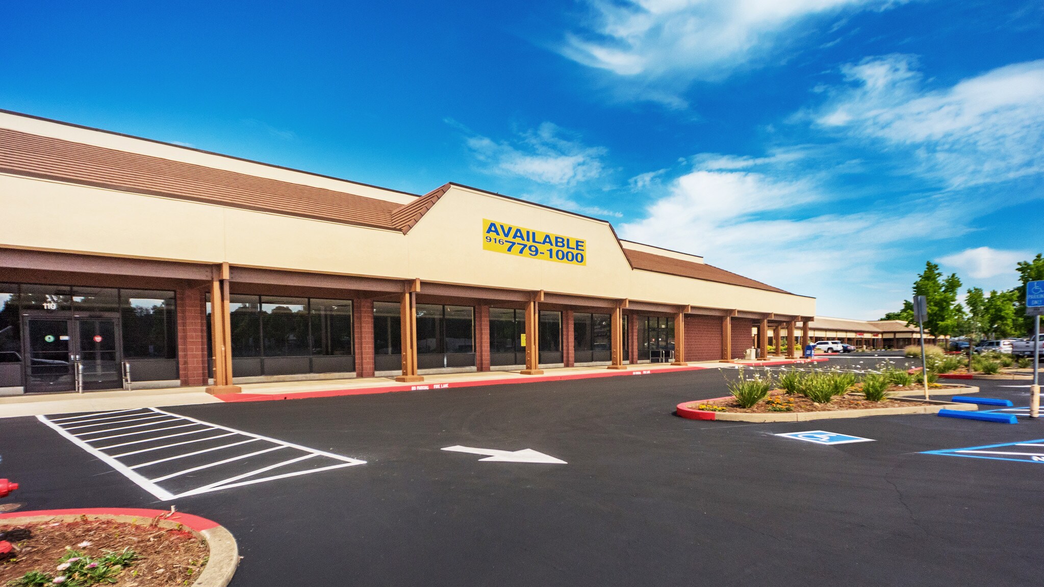 110-192 Hartnell Ave, Redding, CA à louer Photo principale– Image 1 sur 15