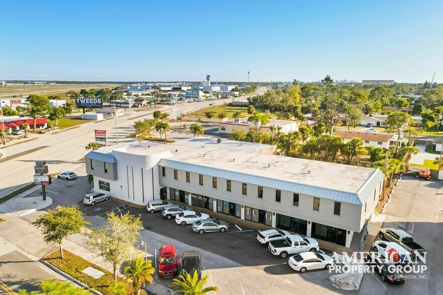 7910 N Tamiami Trl, Sarasota, FL à louer - Photo principale – Image 1 sur 94