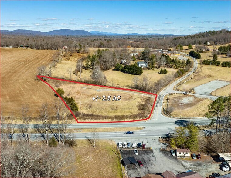 & Taylors Road 691, Boones Mill, VA à vendre - Photo de l’immeuble – Image 2 sur 4